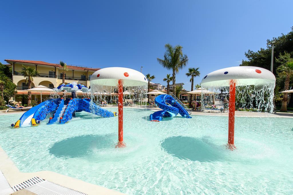 Portes Beach Hotel Nea Poteidaia Eksteriør billede